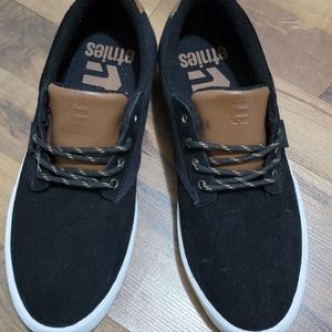 Ethics suede shoes Size 8